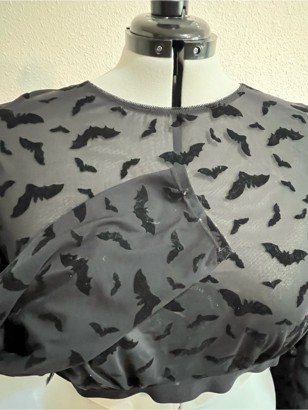 Torrid mesh bat crop top - Picture 5 of 6